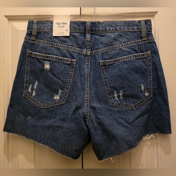 Sneak Peek High Rise 90's Fit Denim Short- size Medium- NWT - Picture 2 of 6